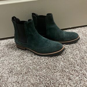 Dogma  Vibrant Hunter Green Wingtip Suede Chelsea Boots size 38/ 7.5
